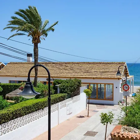 Sandy Shores Hideaway Seaview